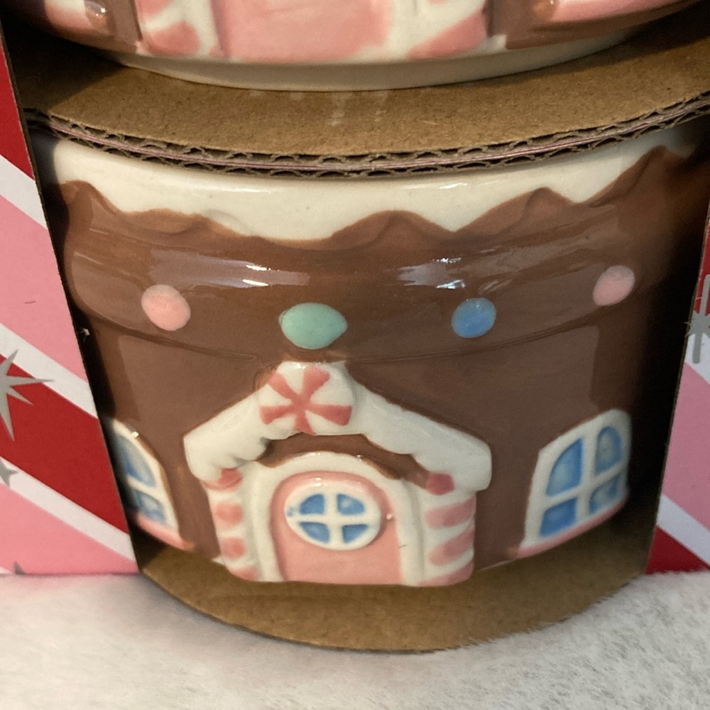 Bakeshop Gingerbread Ramekins - Picture 3 of 6